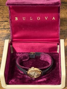 Bulova 15 Jewel Hand Winding Ladies Watch Art Deco Gold Tone With Box